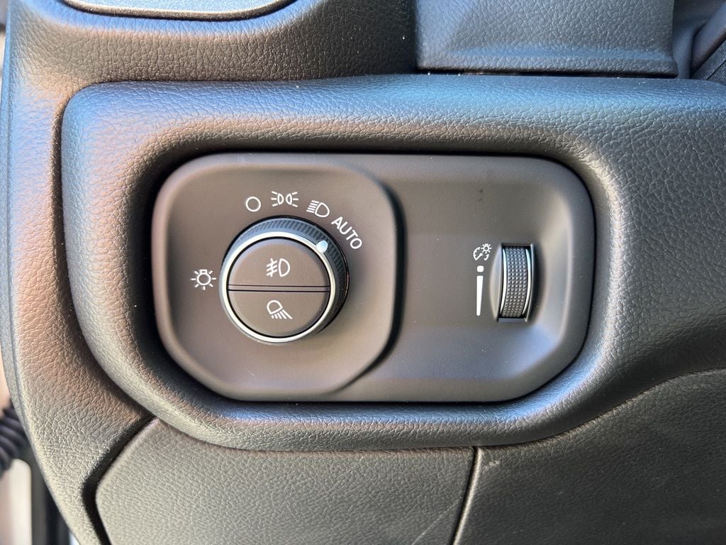 2026 RAM 3500 Tradesman - Photo 12