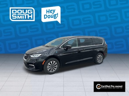 2024 Chrysler Pacifica Plug-In Hybrid Select Van Passenger Van