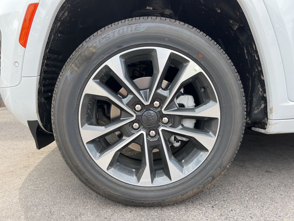 2025 Jeep Grand Cherokee Overland - Photo 27