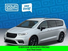 2026 Chrysler Pacifica Select Passenger Van