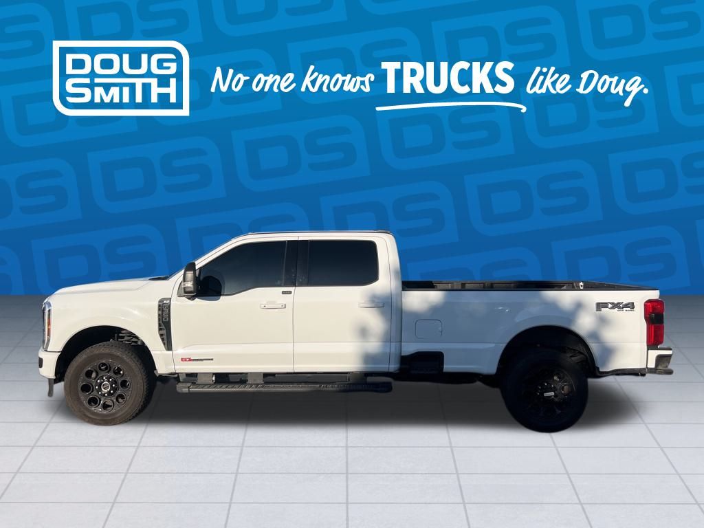 2025 Ford F-350 XLT photo 2