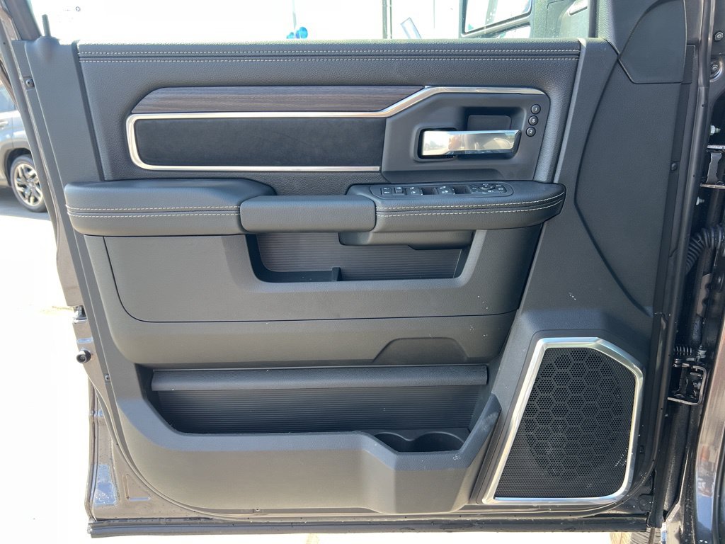2026 RAM 2500 Laramie - Photo 10