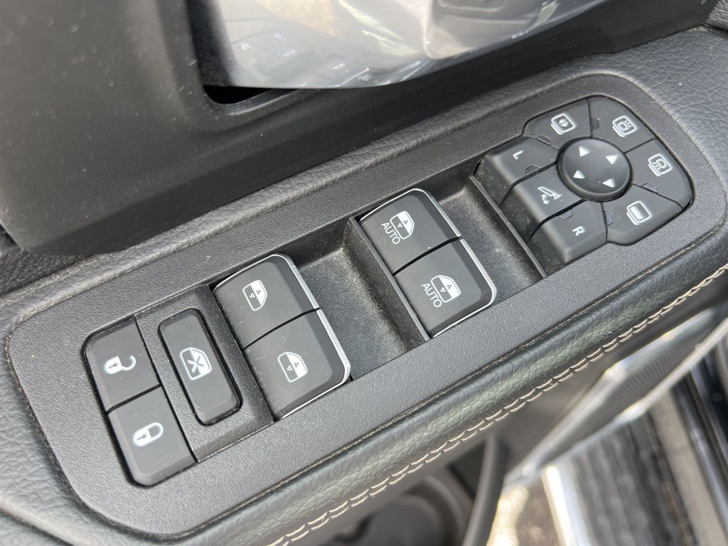 2025 RAM 2500 Laramie - Photo 10