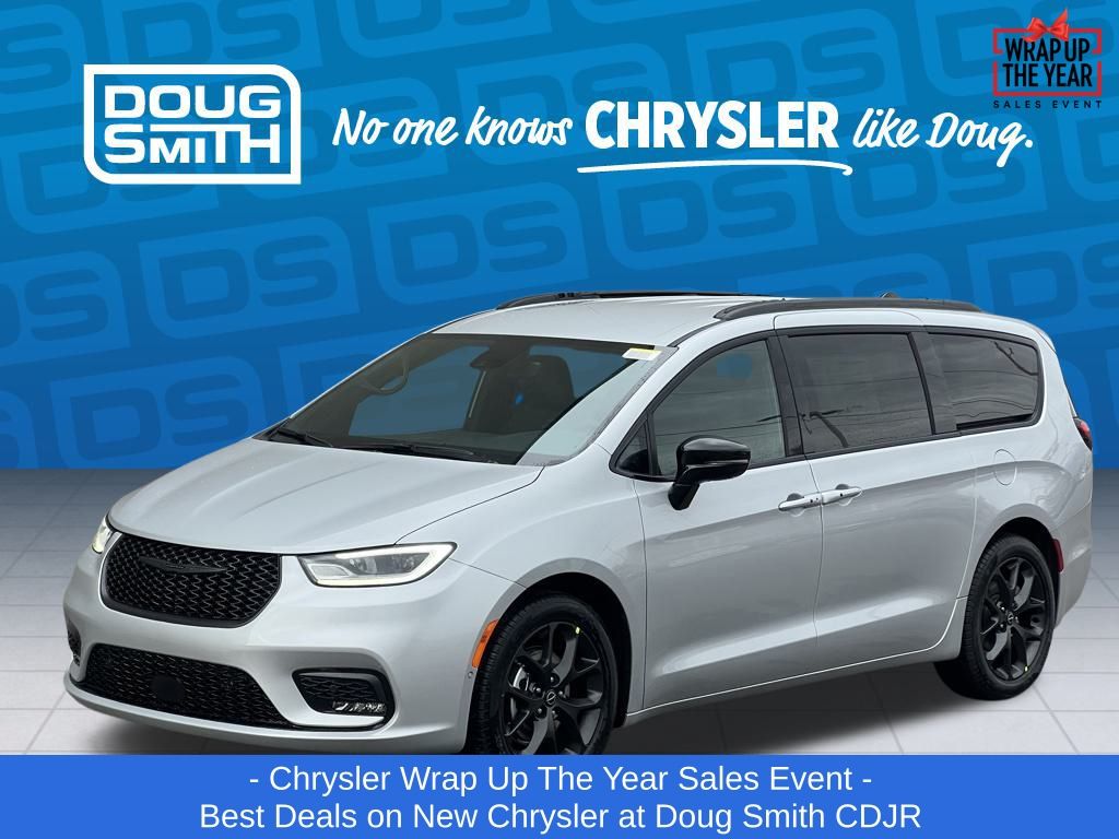 2026 Chrysler Pacifica Select's photo