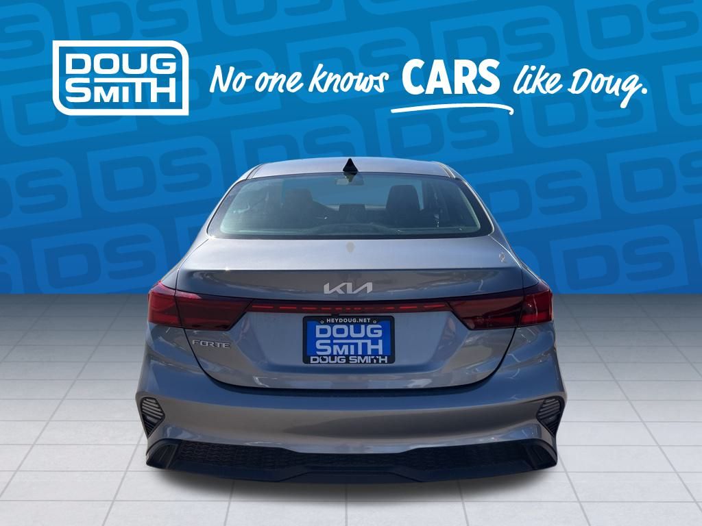 2024 Kia Forte LXS photo 4
