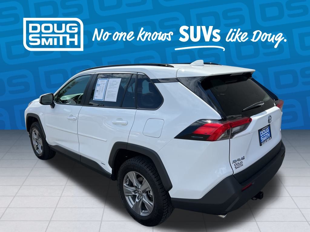 2024 Toyota RAV4 Hybrid LE photo 2