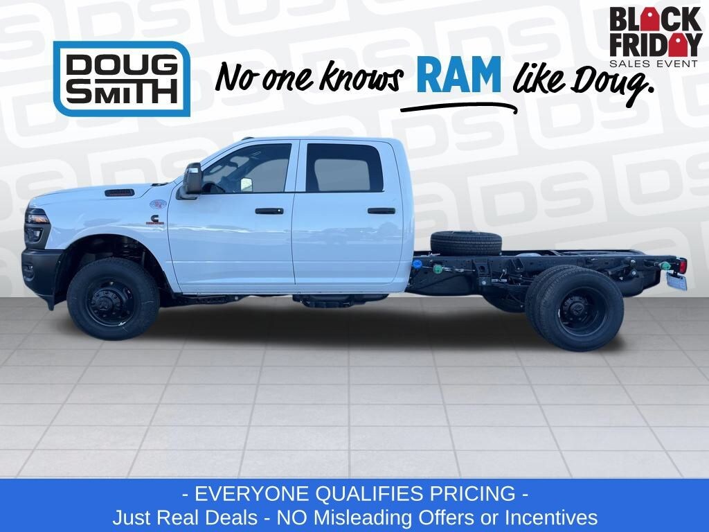 New 2026 Ram 3500 Chassis Cab 3500 TRADESMAN CREW CAB CHASSIS 4X4 60' CA Pickup