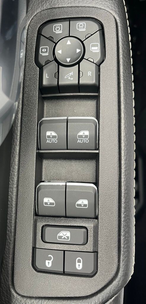 2026 RAM 2500 Laramie - Photo 9