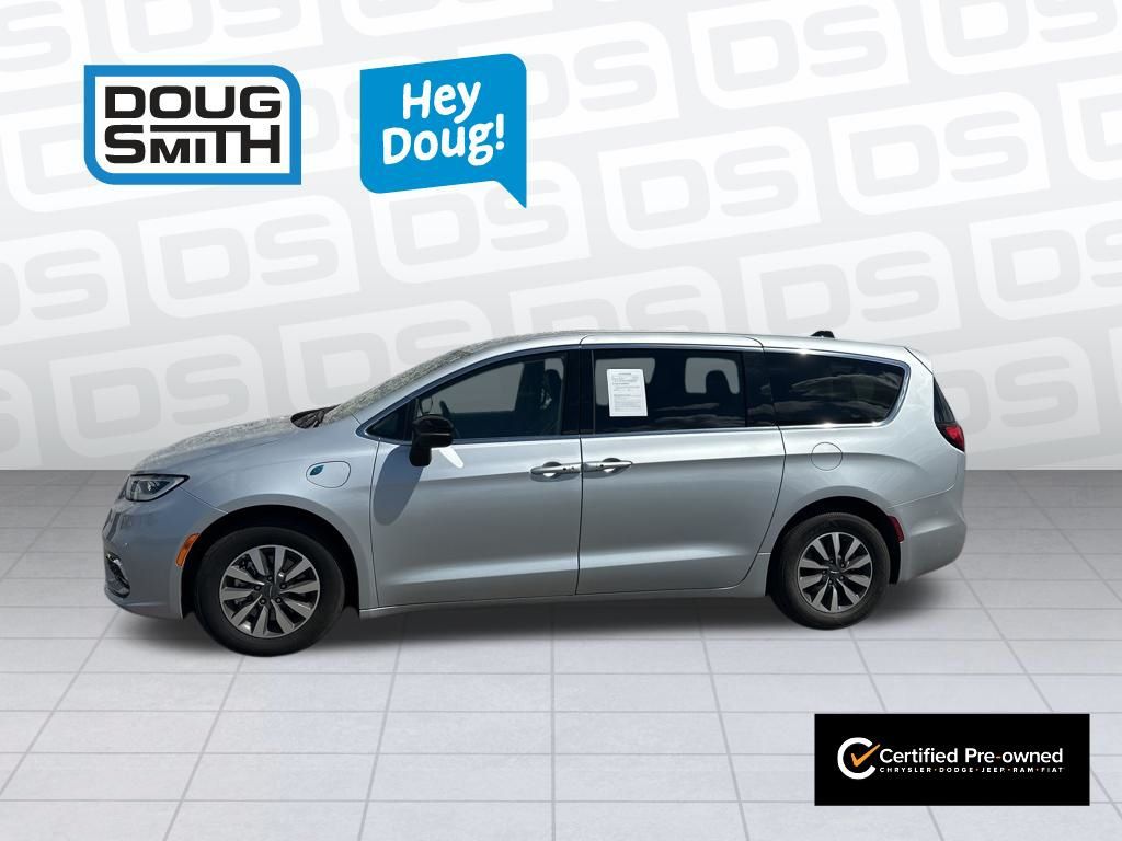 Used 2024 Chrysler Pacifica PHEV Select with VIN 2C4RC1S78RR150276 for sale in Spanish Fork, UT