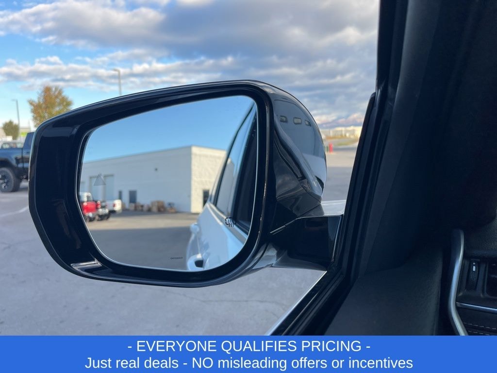 New 2025 Jeep Grand Cherokee L ALTITUDE 4X4 Sport Utility