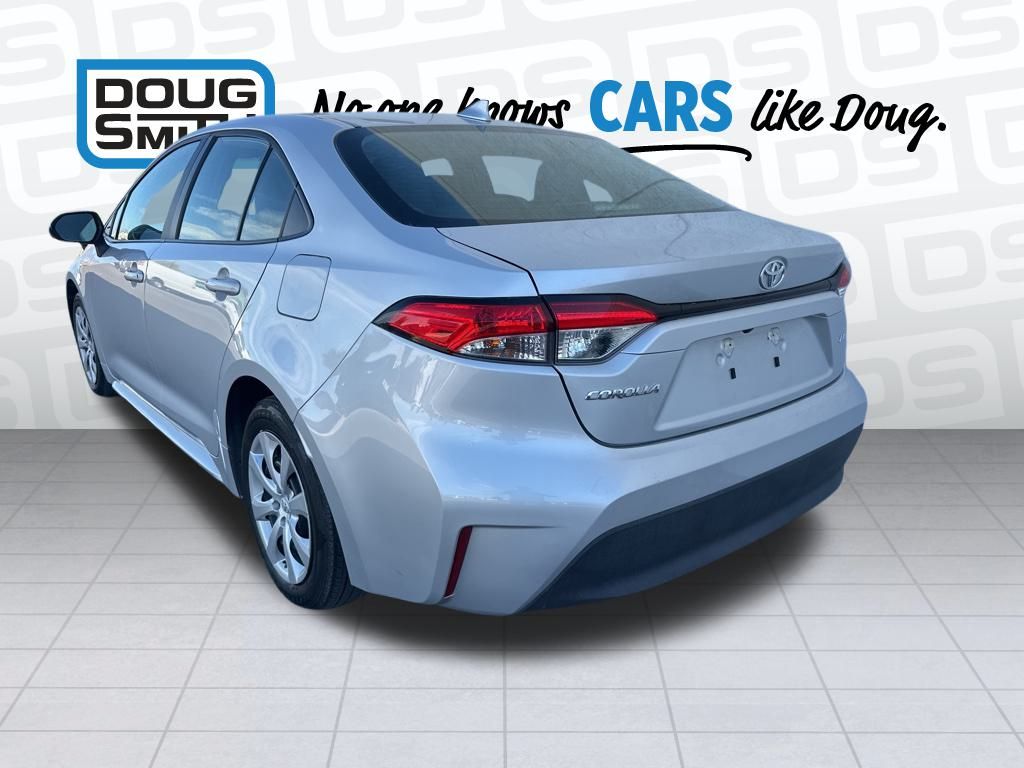 2024 Toyota Corolla LE photo 4