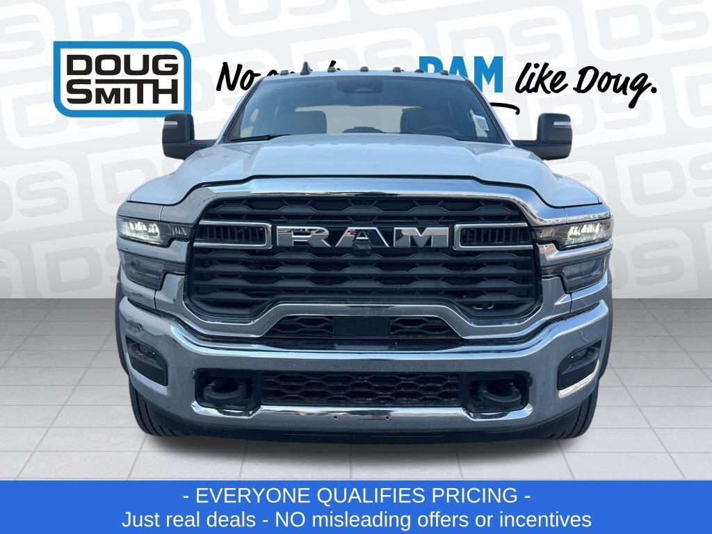 New 2025 Ram 5500 Chassis Cab 5500 TRADESMAN CHASSIS CREW CAB 4X4 84' CA Pickup