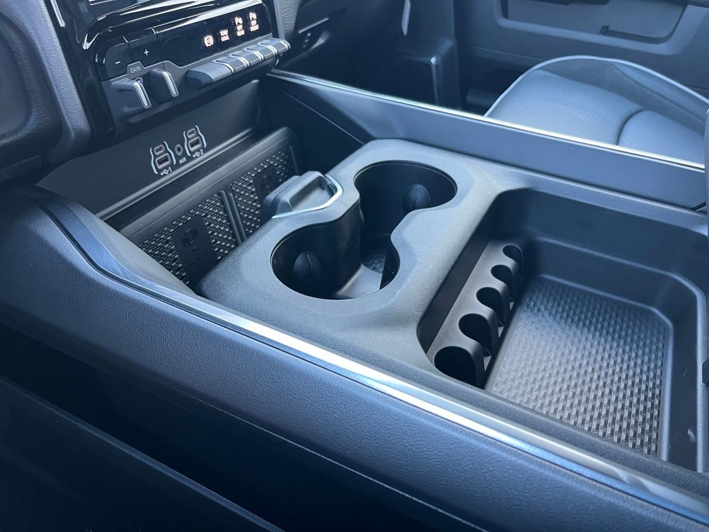 2026 RAM 2500 Laramie - Photo 23