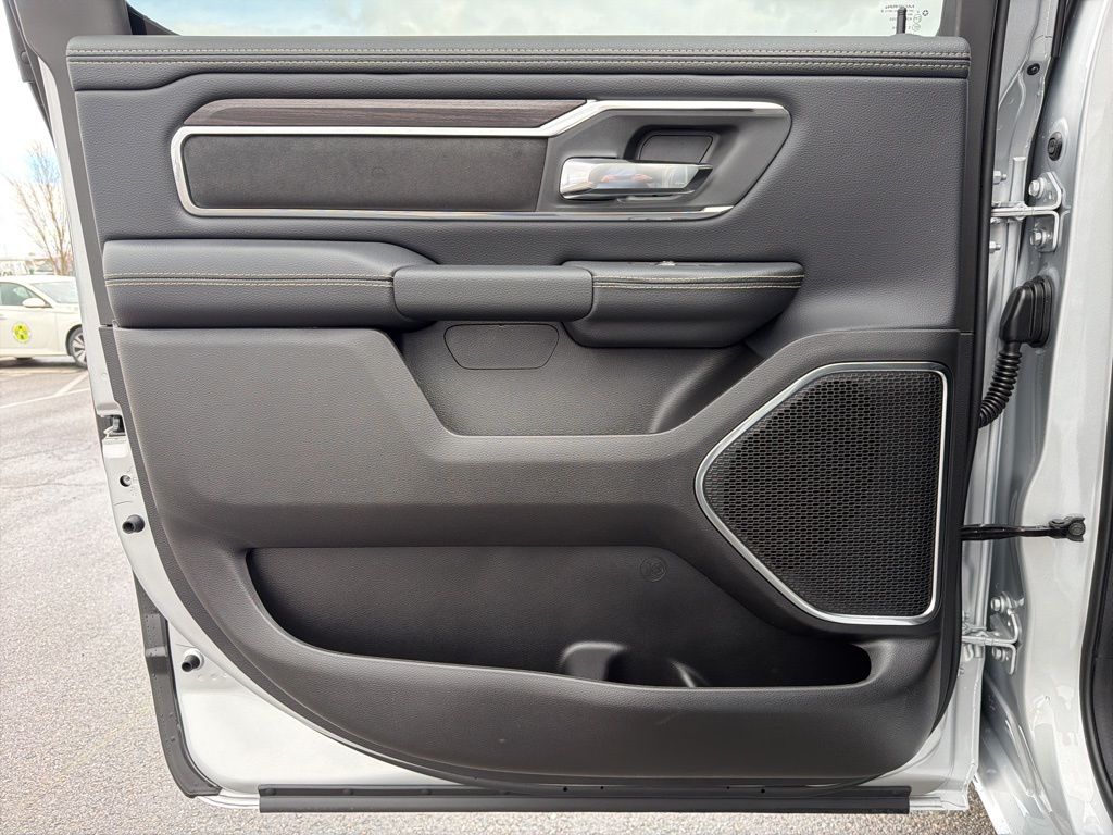 2026 RAM 1500 Laramie - Photo 24