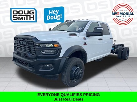 2026 Ram 5500 Chassis Cab TRADESMAN  CREW  4X4 84' CA Pickup