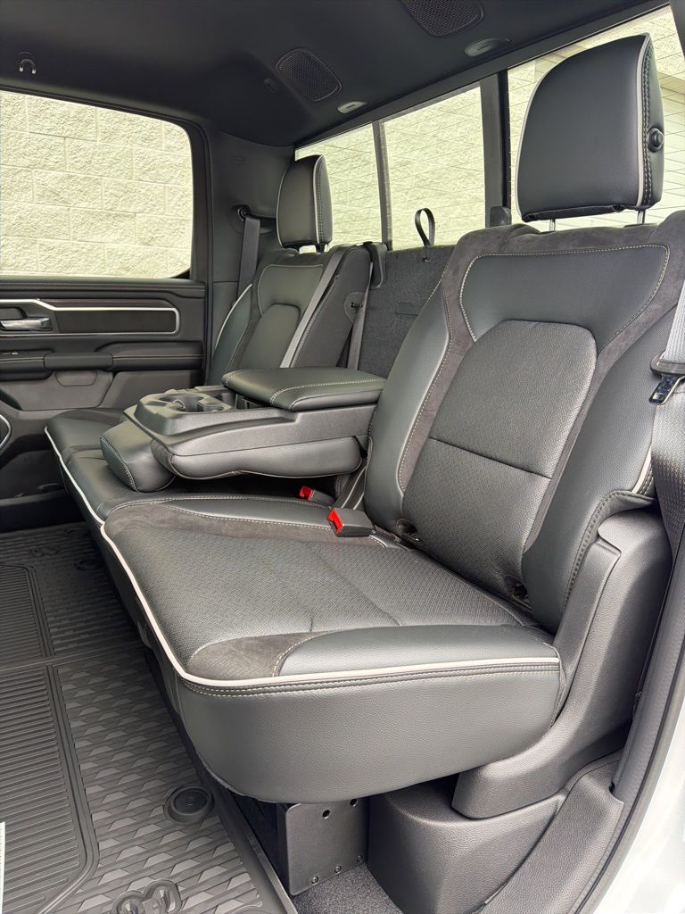 2026 RAM 1500 Laramie - Photo 25