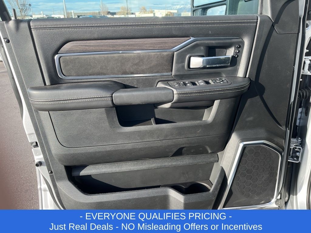 New 2026 Ram 2500 LARAMIE CREW CAB 4X4 6'4 BOX Pickup