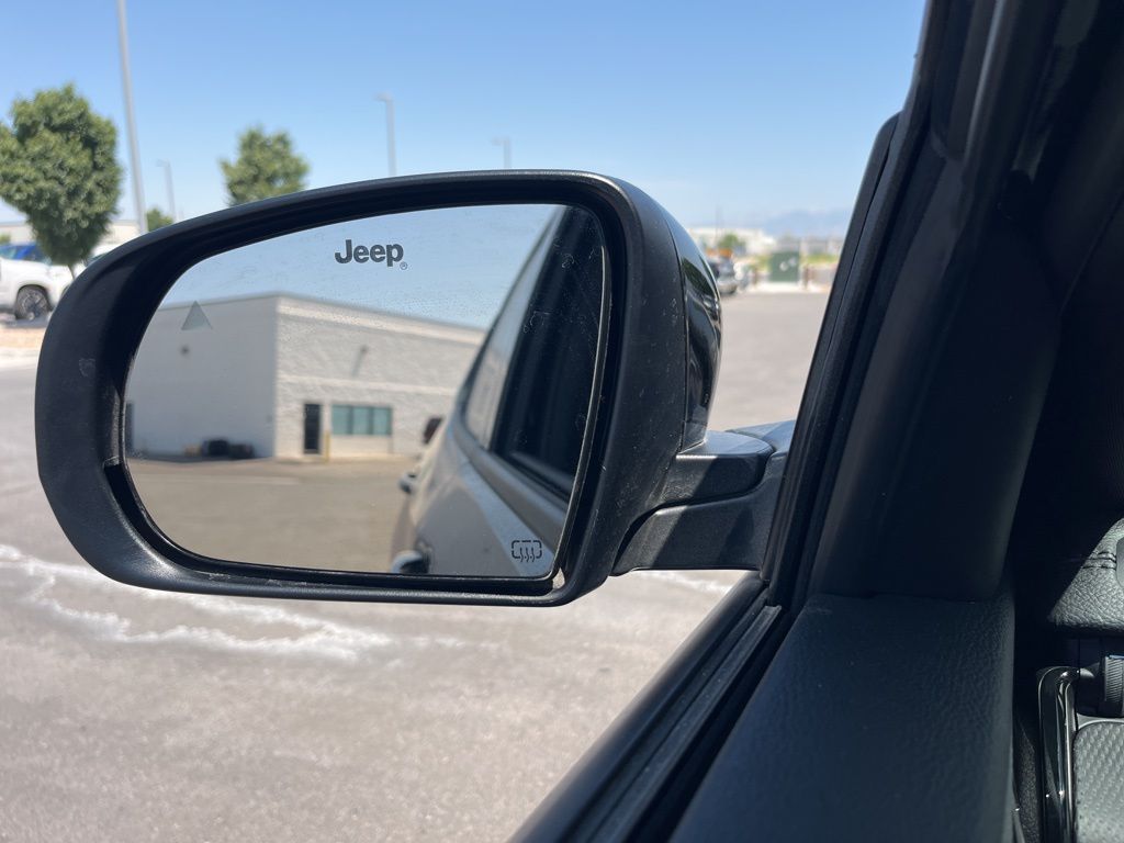 2025 Jeep Compass Latitude photo 4