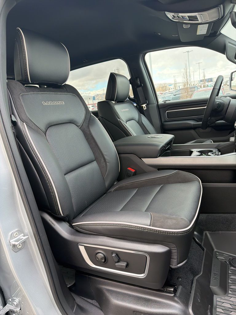 2026 RAM 1500 Laramie - Photo 9