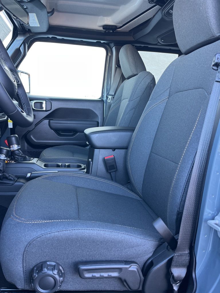 2026 Jeep Wrangler 4-Door Willys - Photo 8
