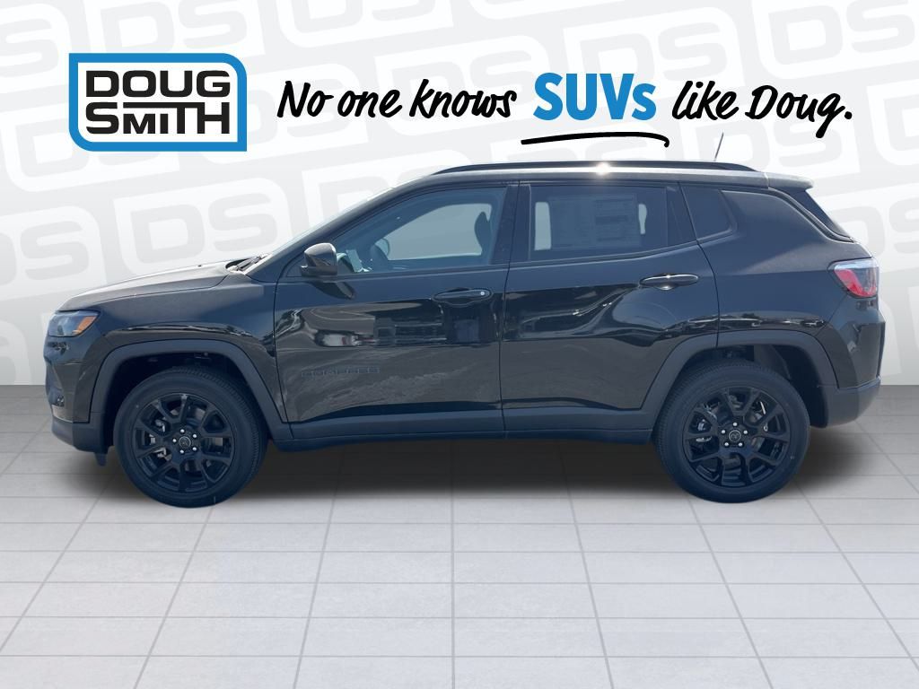 2025 Jeep Compass Latitude photo 3