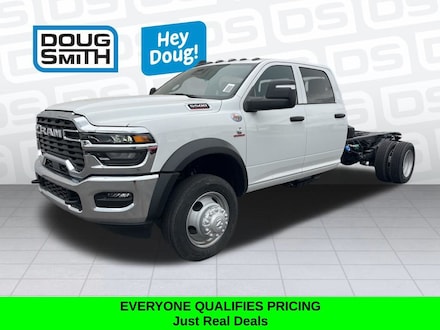 2025 Ram 5500 Chassis Cab TRADESMAN  CREW  4X4 84' CA Pickup