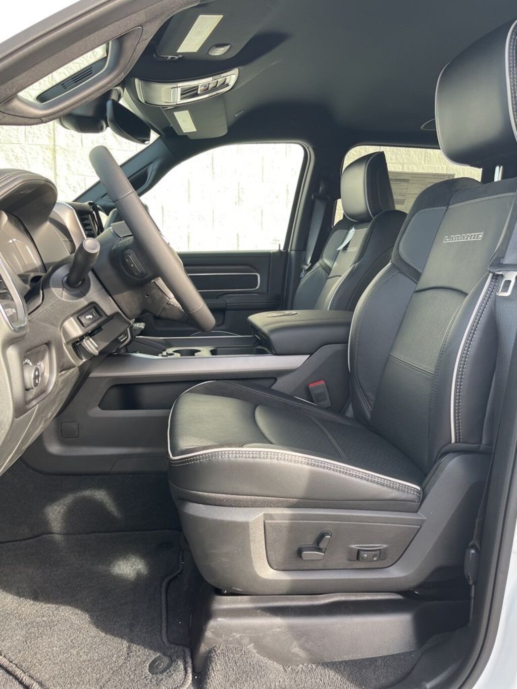 New 2026 Ram 2500 LARAMIE CREW CAB 4X4 8' BOX Pickup