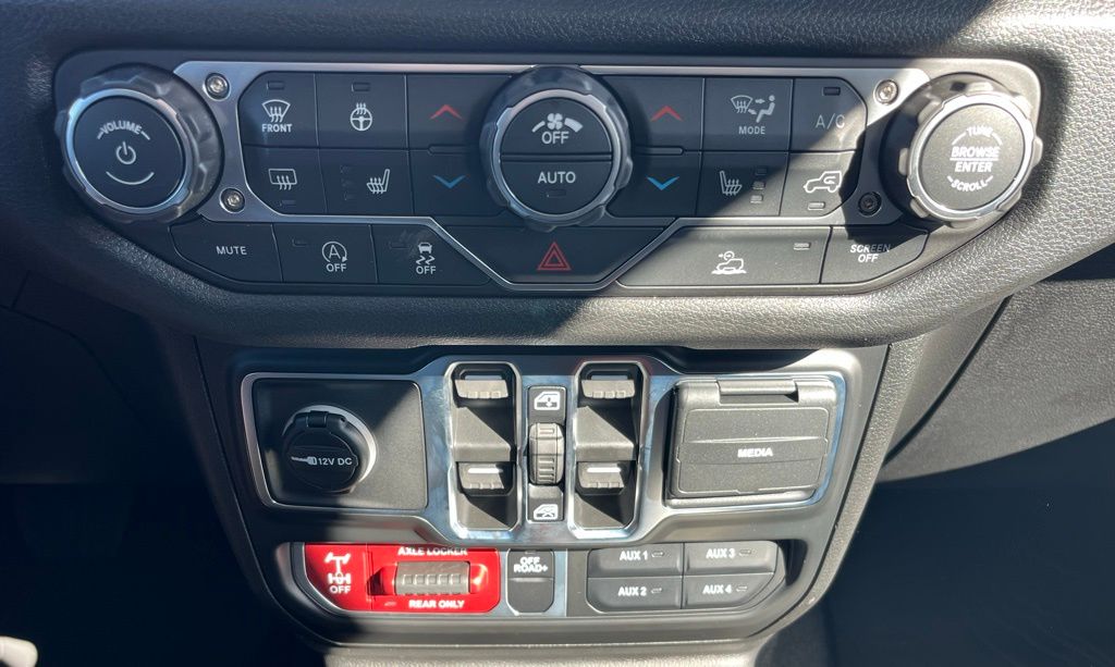 2026 Jeep Wrangler 4-Door Willys - Photo 17