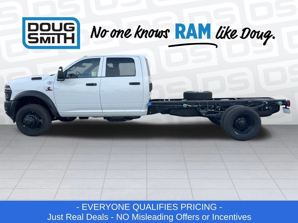 New 2026 Ram 5500 Chassis Cab TRADESMAN CREW 4X4 84' CA Pickup