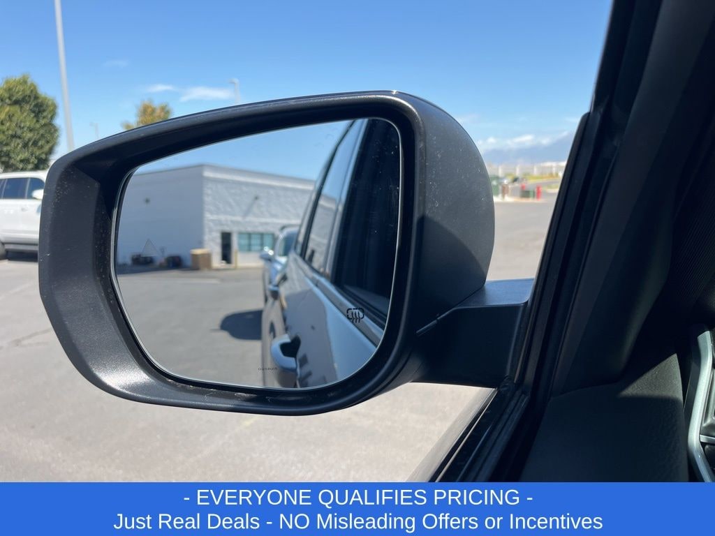 New 2025 Jeep Grand Cherokee L LAREDO 4X4 Sport Utility