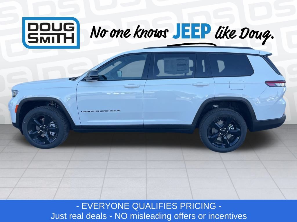 2025 Jeep Grand Cherokee Limited photo 3