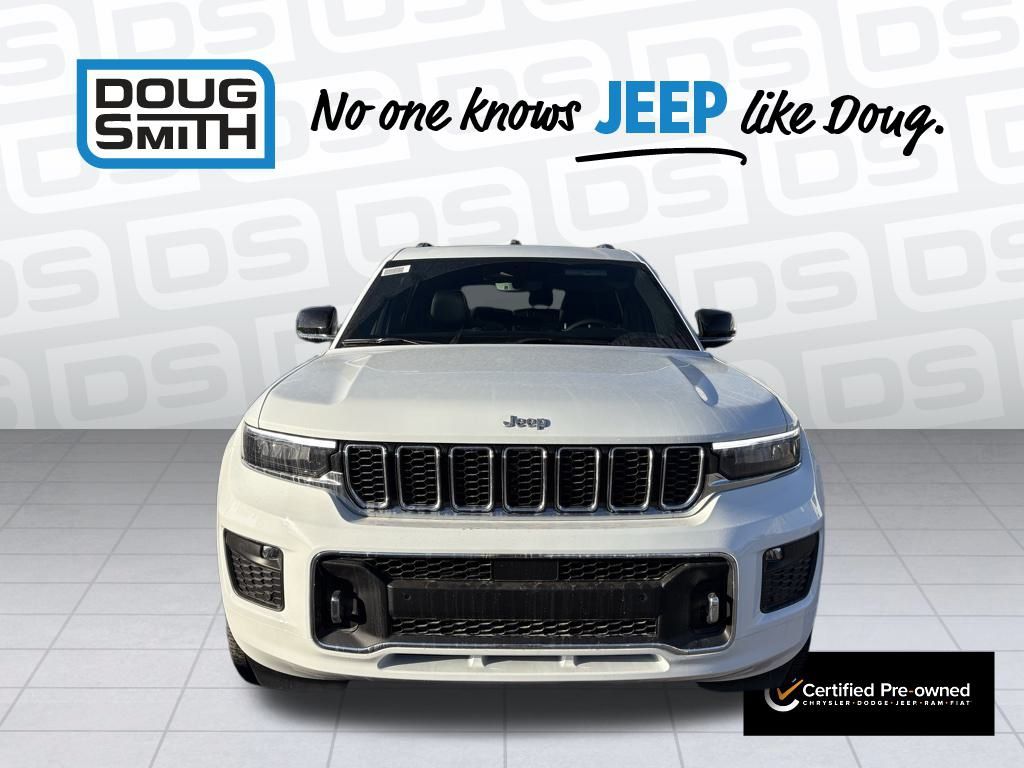 2025 Jeep Grand Cherokee Overland photo 2