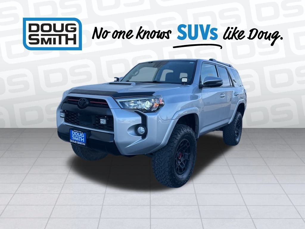 2020 Toyota 4Runner TRD Off-Road photo 3