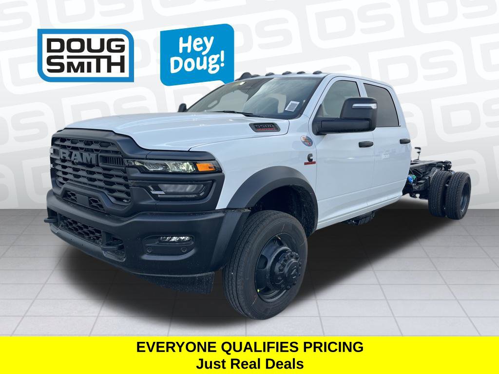 2026 Ram 5500 Chassis Cab TRADESMAN  CREW  4X4 84' CA Pickup
