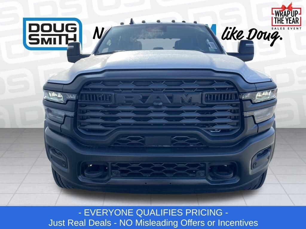 New 2026 Ram 5500 Chassis Cab TRADESMAN CREW 4X4 84' CA Pickup