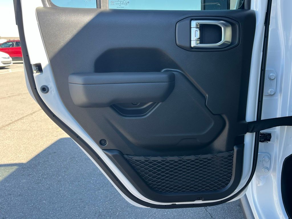 2026 Jeep Wrangler 4-Door Willys - Photo 23