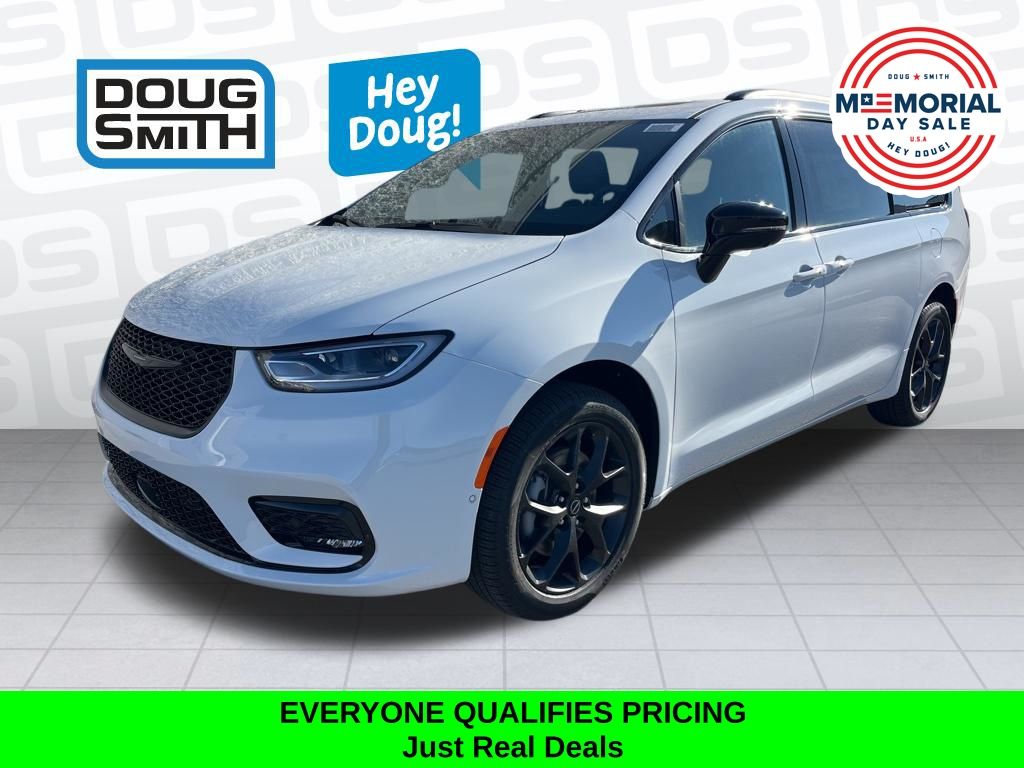 2026 Chrysler Pacifica Limited AWD's photo