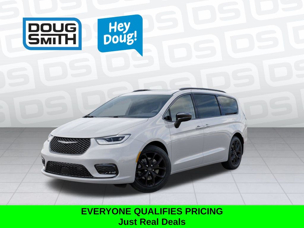 2026 Chrysler Pacifica Limited AWD's photo