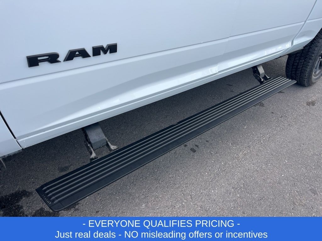 New 2025 Ram 2500 LARAMIE CREW CAB 4X4 6'4 BOX Pickup