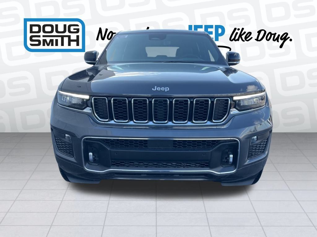 2025 Jeep Grand Cherokee Overland photo 2