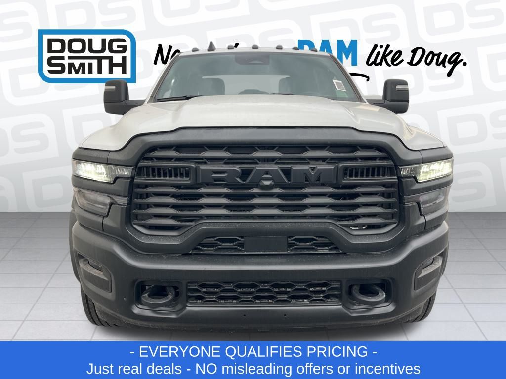 2025 Ram 5500 Tradesman photo 2