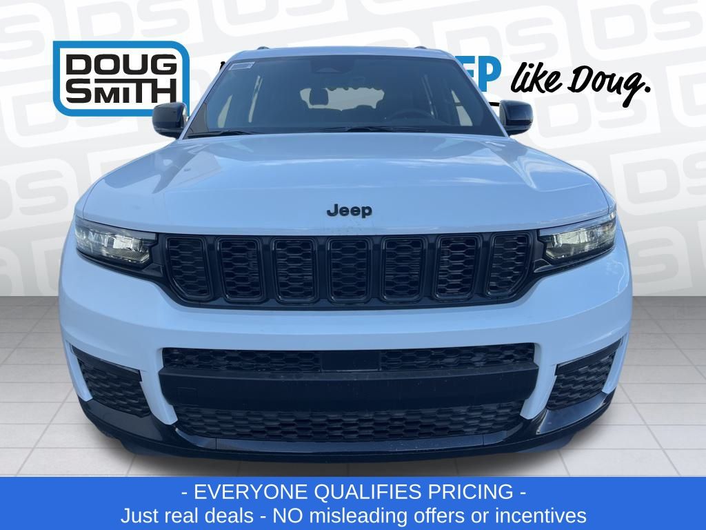 2025 Jeep Grand Cherokee Limited photo 2