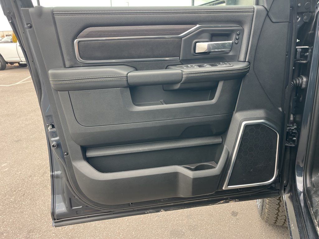 2026 RAM 2500 Laramie - Photo 8