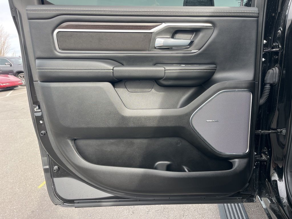 2026 RAM 1500 Laramie - Photo 28
