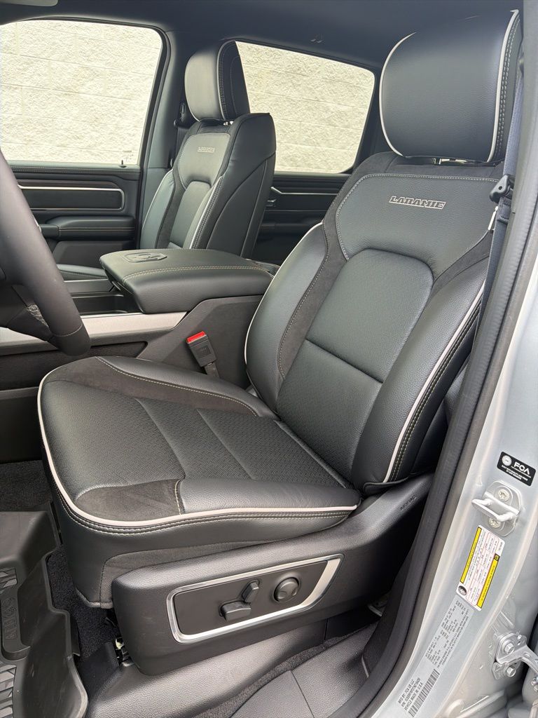 2026 RAM 1500 Laramie - Photo 8