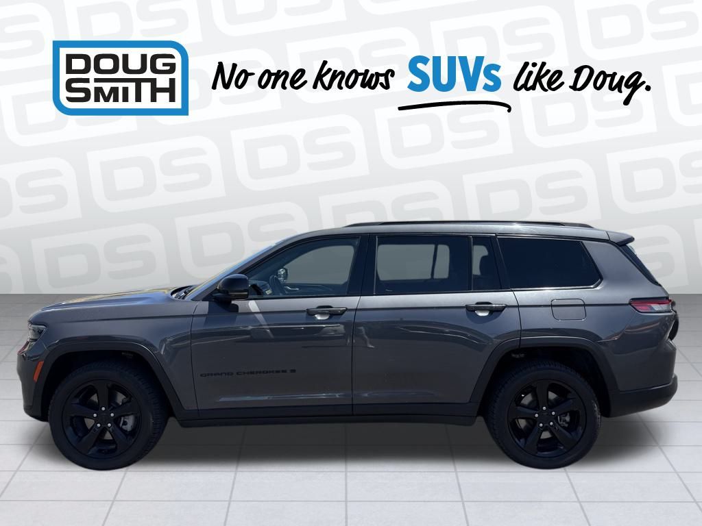 2021 Jeep Grand Cherokee Altitude photo 2