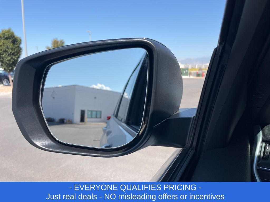 2025 Jeep Grand Cherokee Laredo photo 4