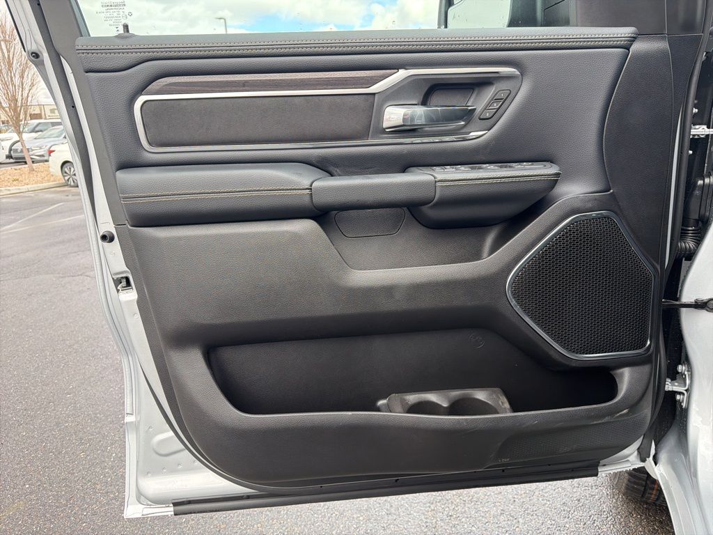 2026 RAM 1500 Laramie - Photo 6