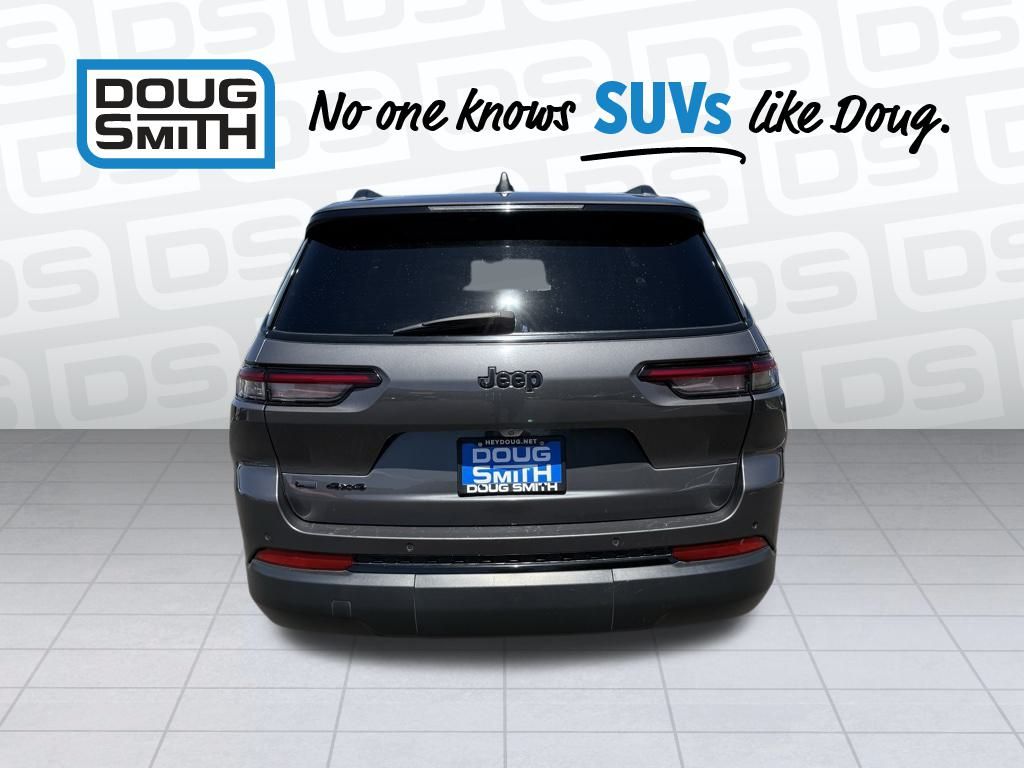 2021 Jeep Grand Cherokee Altitude photo 4
