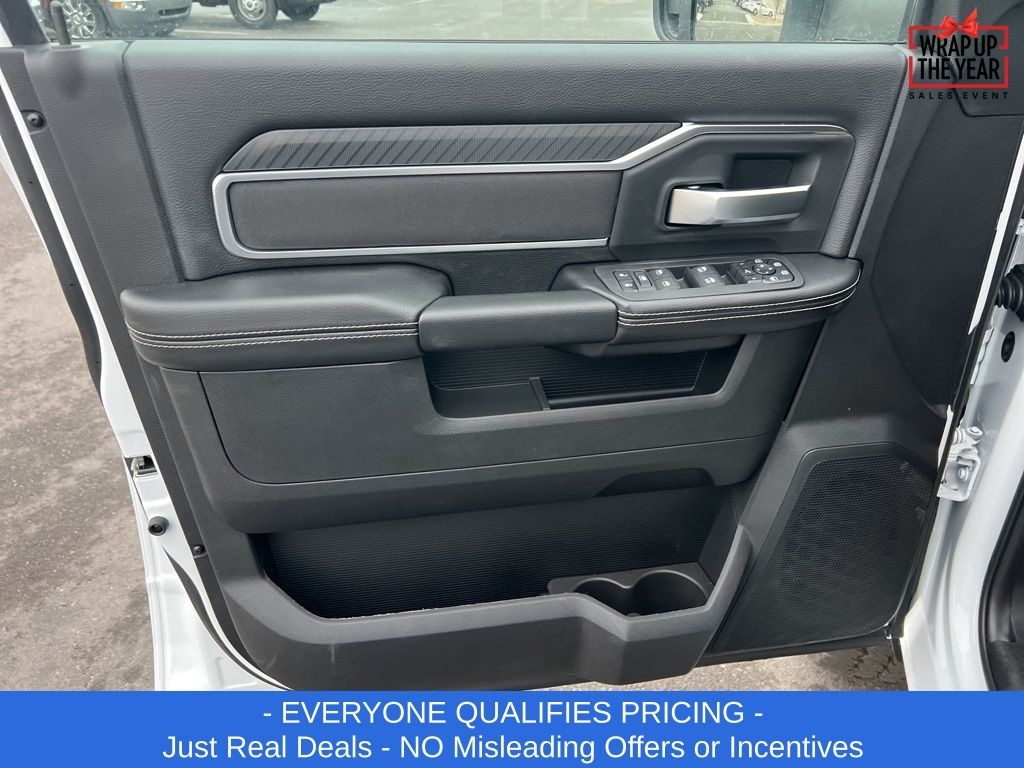 New 2026 Ram 2500 BIG HORN CREW CAB 4X4 6'4 BOX Pickup